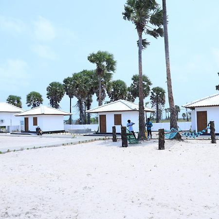 Palm Beach Resort Ceylon Jaffna Bagian luar foto